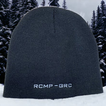 Toque RCMP-GRC  / Une tuque de RCMP-GRC