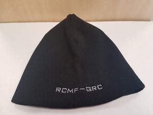Toque RCMP-GRC  / Une tuque de RCMP-GRC