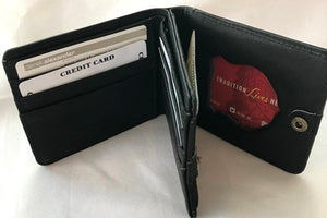 Badge Wallet Bi Fold with Snap / Portefeuille à écusson bi pli avec bouton-pression